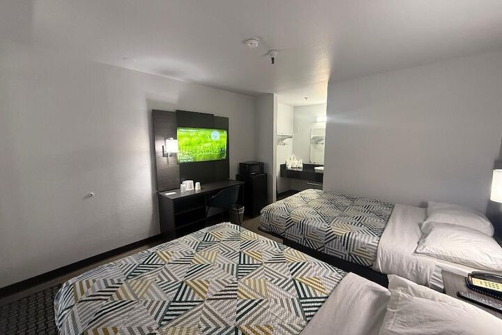 2 Double Beds (15 of 21)