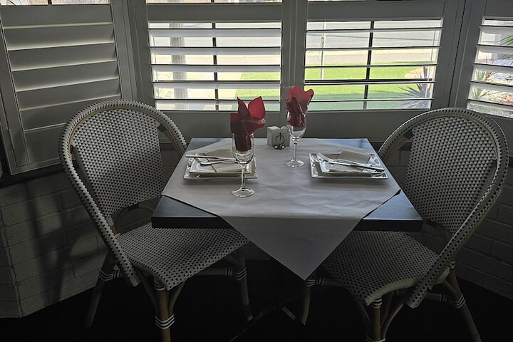 Dining 28 of 36