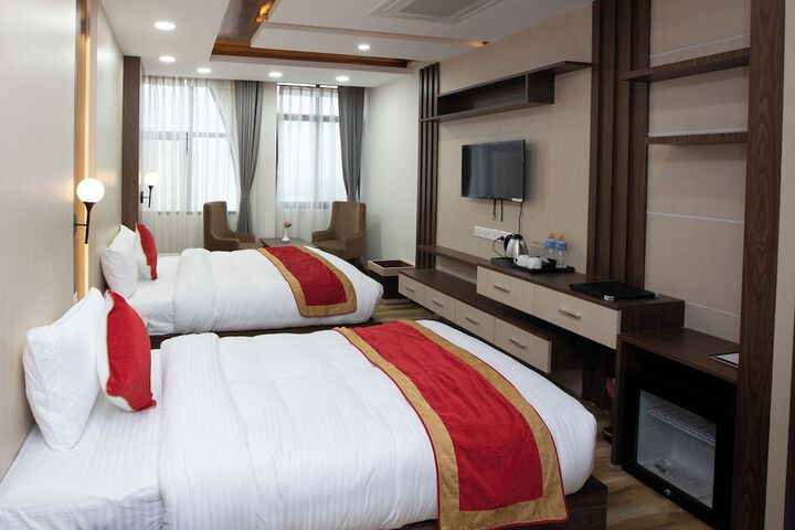 Room 8 of 28