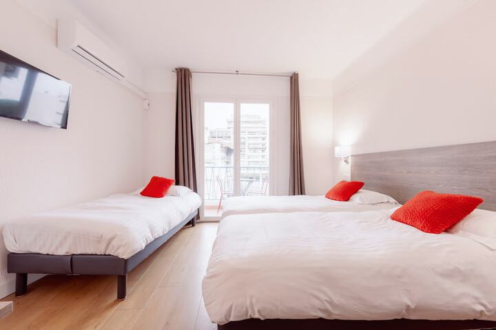 Room 34 of 60