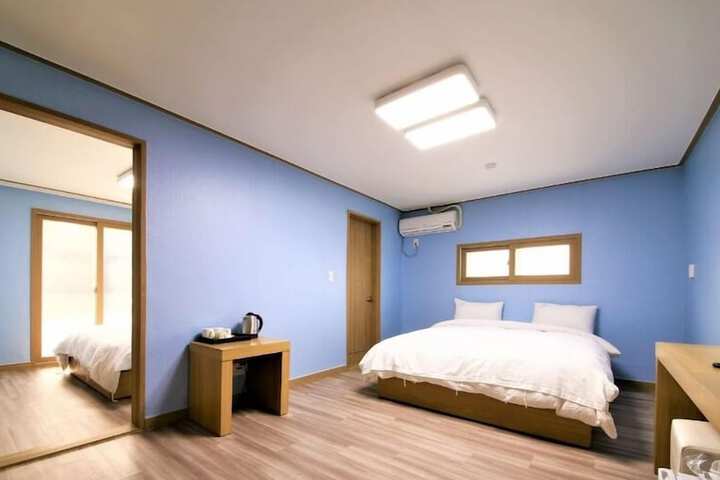 Room 28 of 42