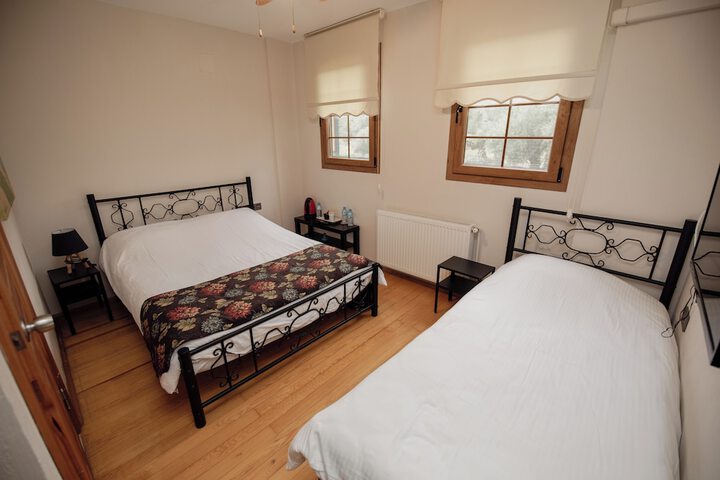 Room 9 of 35