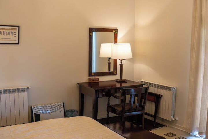 Room 6 of 62
