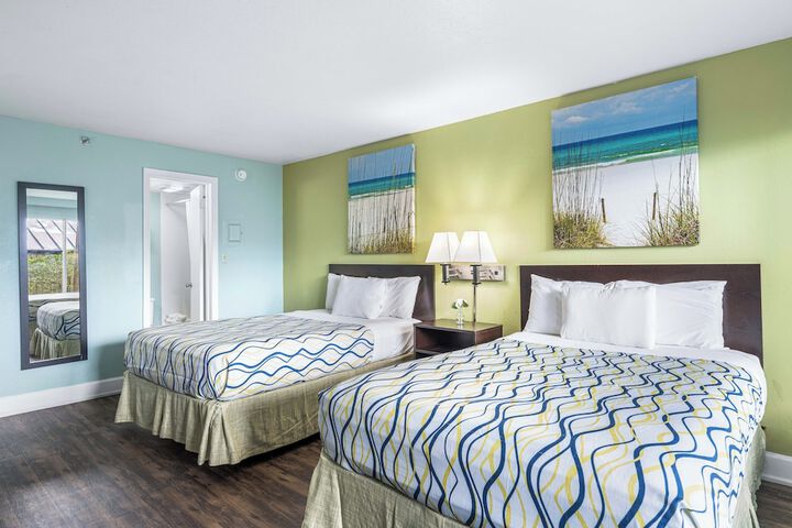 Room 44 of 120