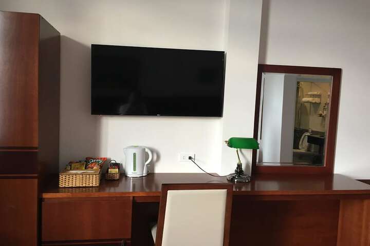 Room 9 of 49