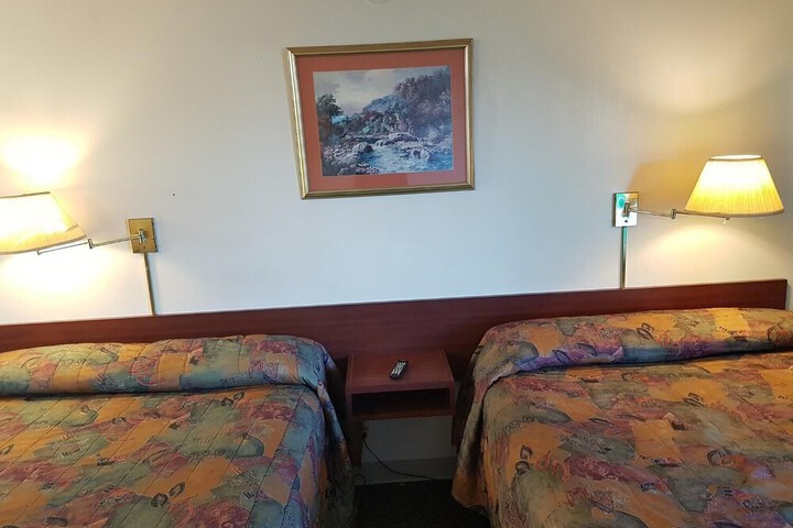 Room 12 of 26