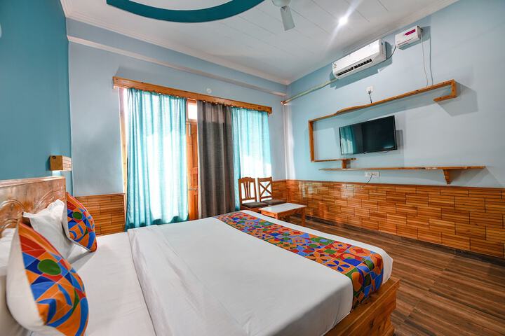 Room 15 of 27