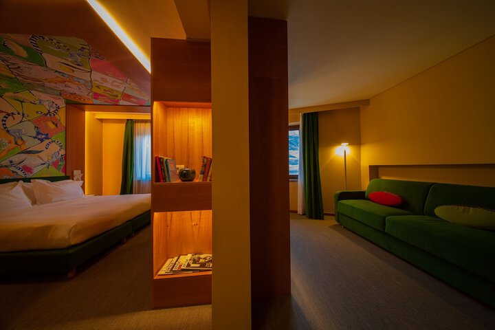 Room 29 of 153