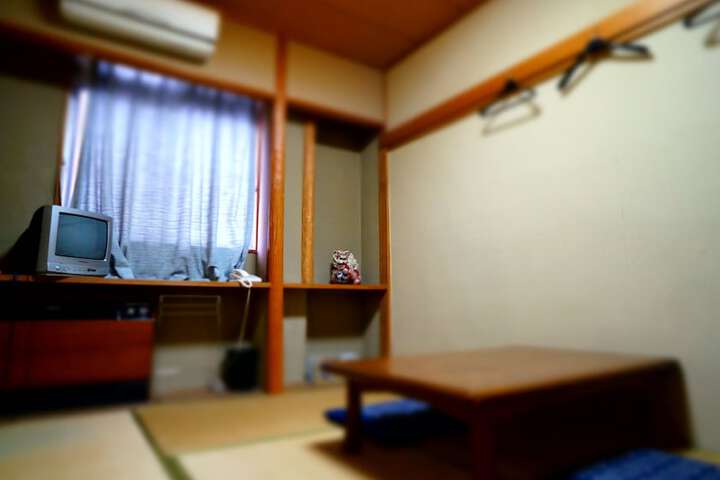 Room 14 of 22