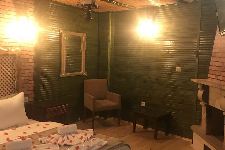 Room 50 of 90
