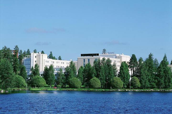 Hotel Entry