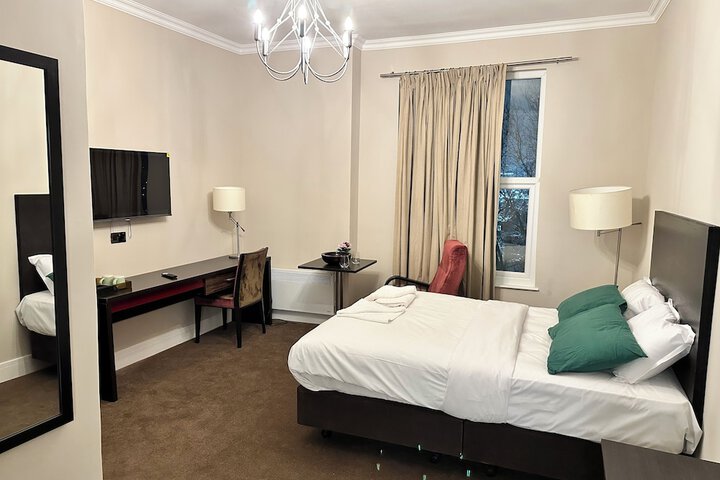 Room 2 of 14