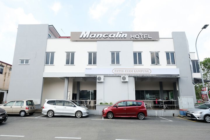 Exterior of Super OYO 43935 Mancalin Hotel