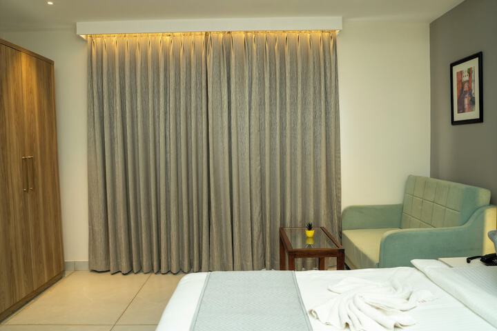 Room 35 of 68