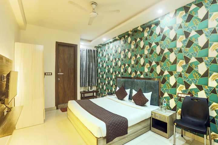 Room 7 of 36