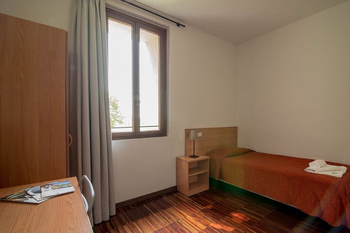 Room 7 of 82