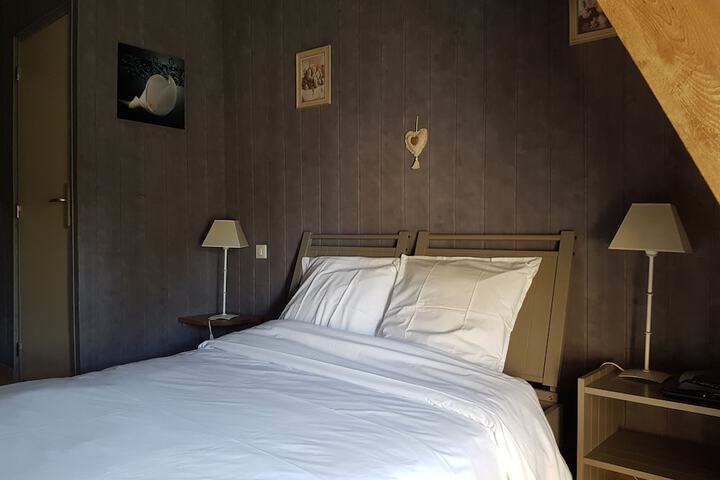 Room 4 of 46