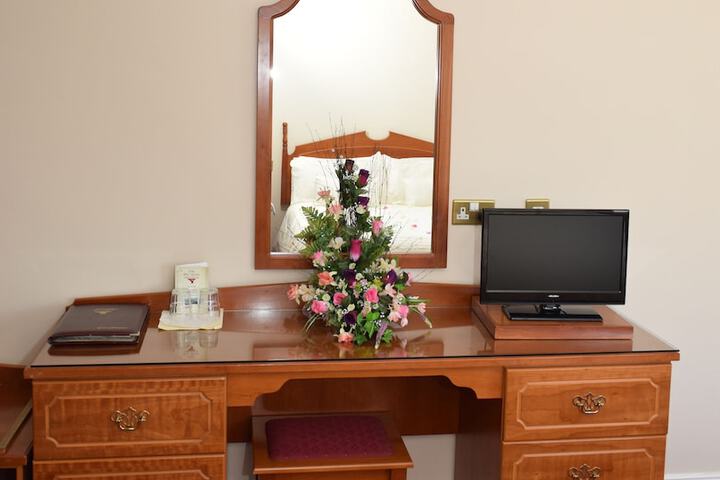 Room 7 of 28
