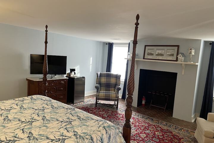 Room 107 of 170