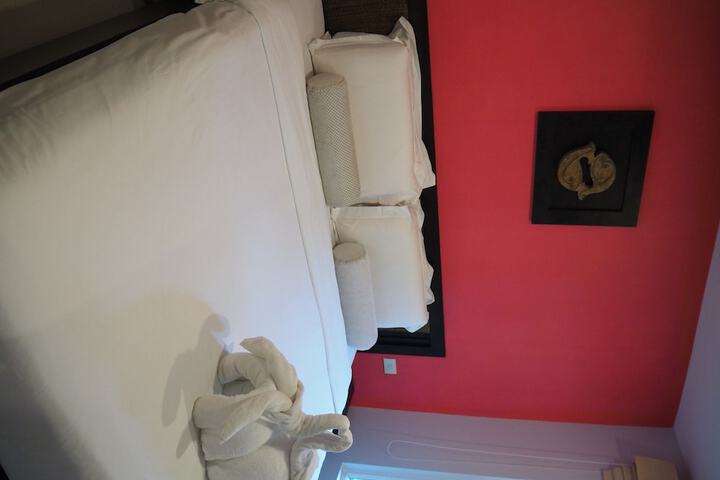 Room 50 of 106