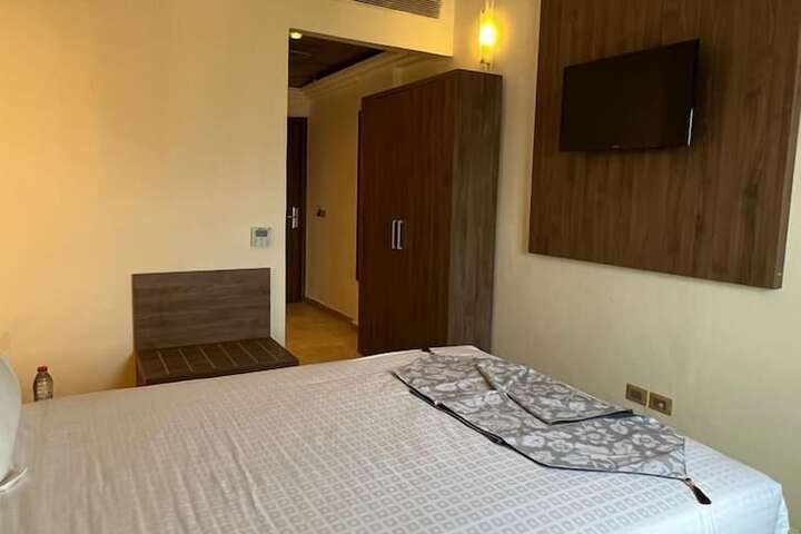 Room 19 of 71