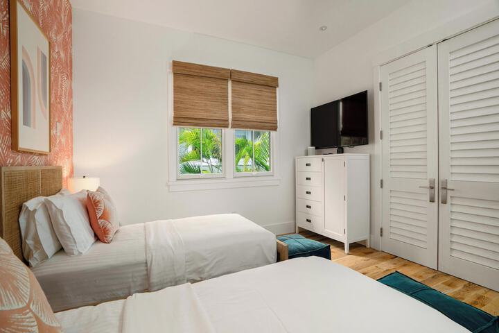 Room 46 of 312