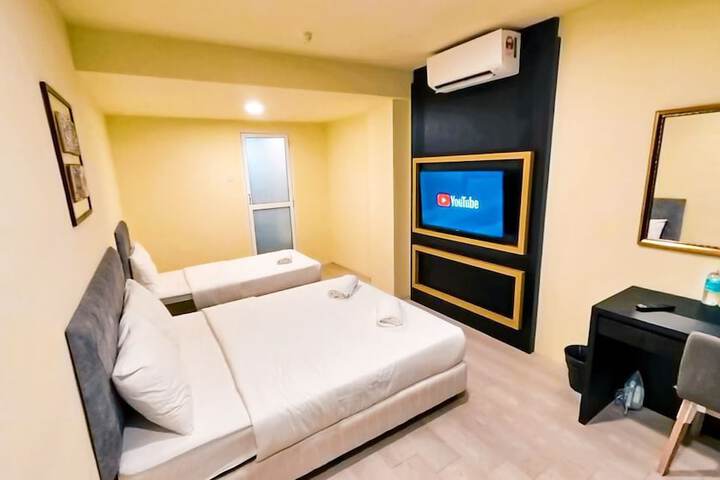 Room 17 of 47