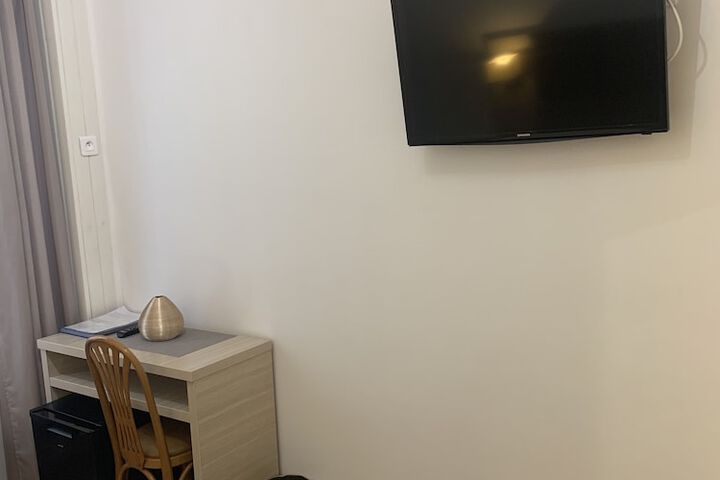 Room 27 of 50