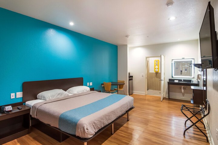 Room 7 of 47