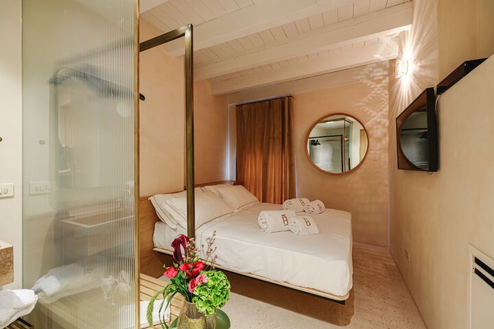 Room 12 of 72
