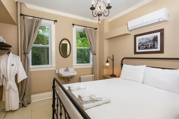 Room 16 of 39