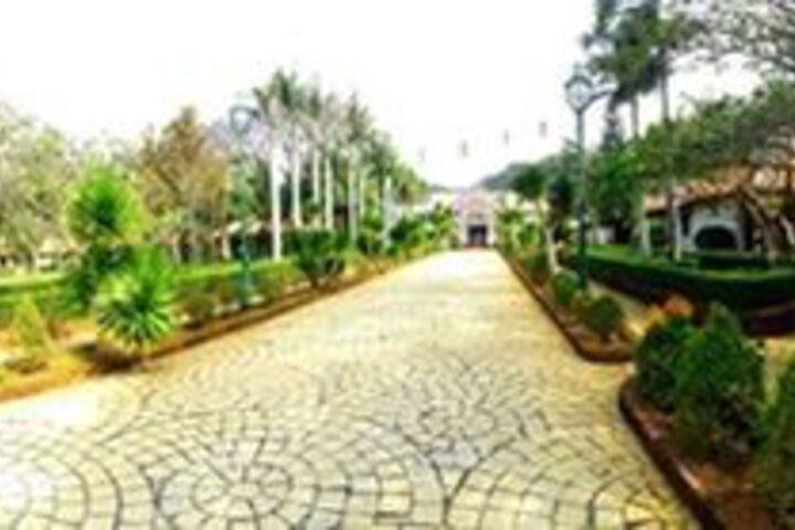 Ballroom/Hall 63 of 104