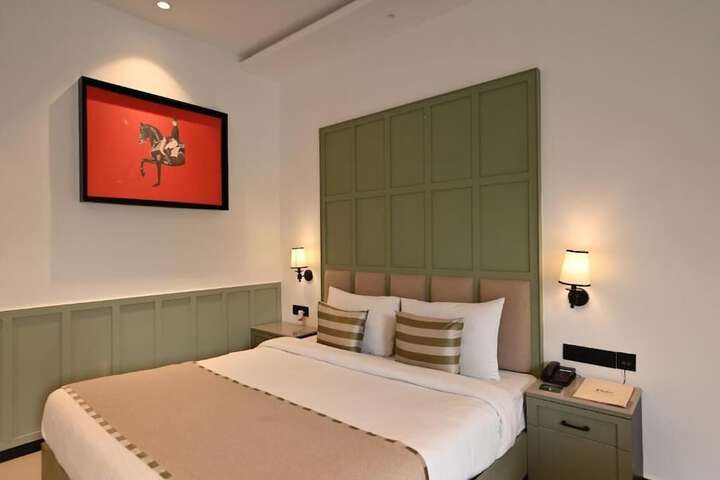 Room 10 of 35