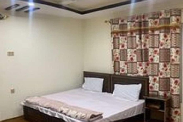 Room 7 of 9