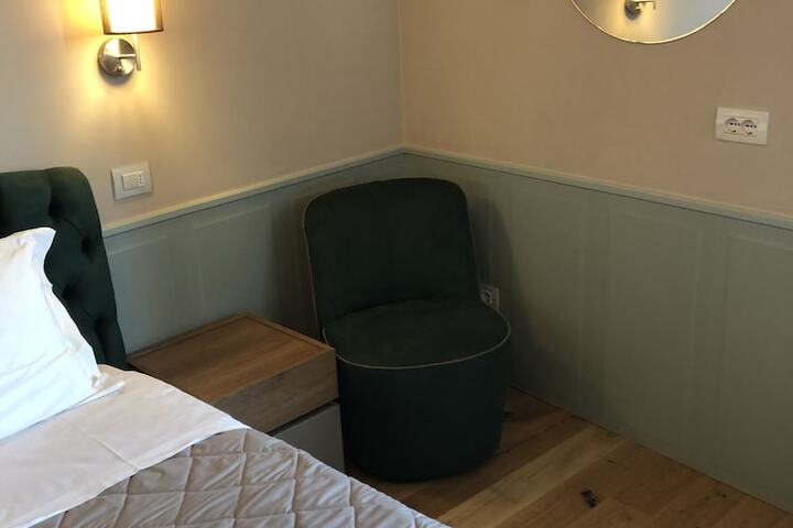 Room 25 of 68