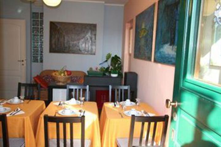 Dining 6 of 21