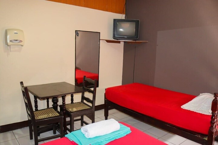 Room 4 of 10
