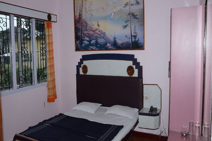 Room 8 of 13