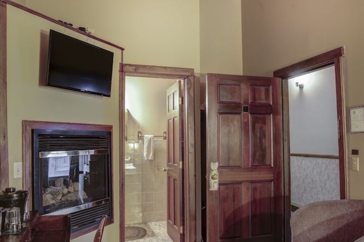 Room 17 of 52