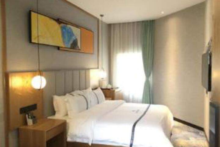 Room 6 of 7