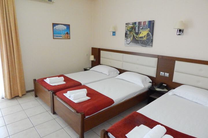 Room 13 of 65