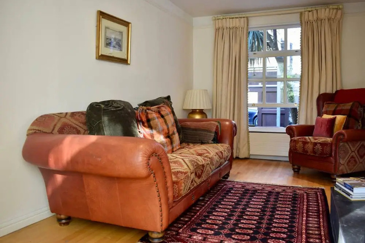 Elegant 2 Bedroom Dublin Coach House