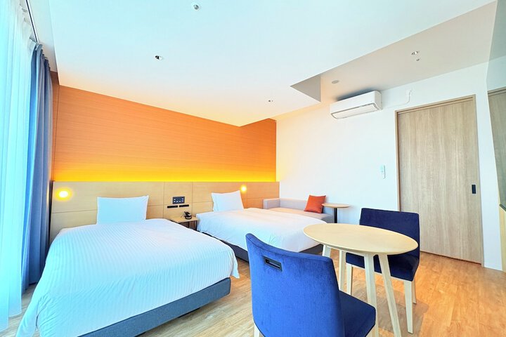 Room 32 of 53