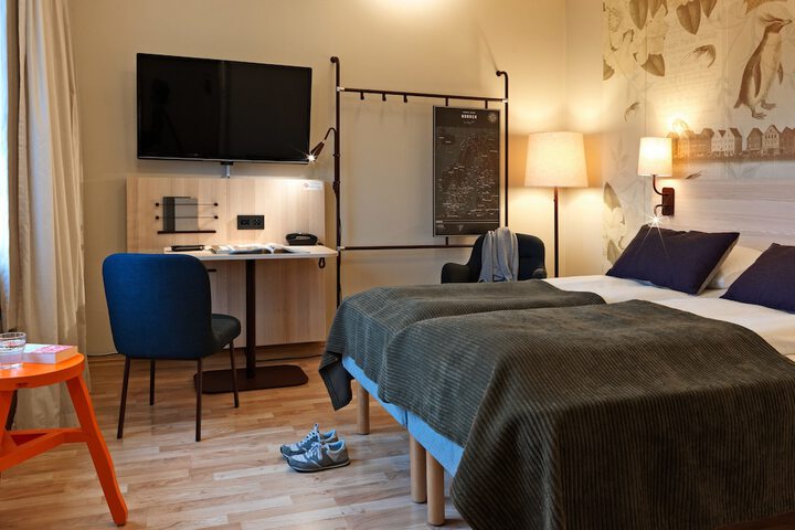 Room 11 of 39