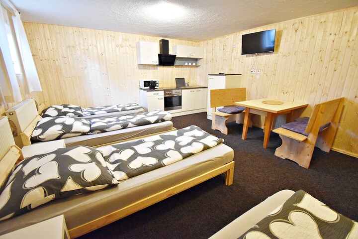Room 40 of 86