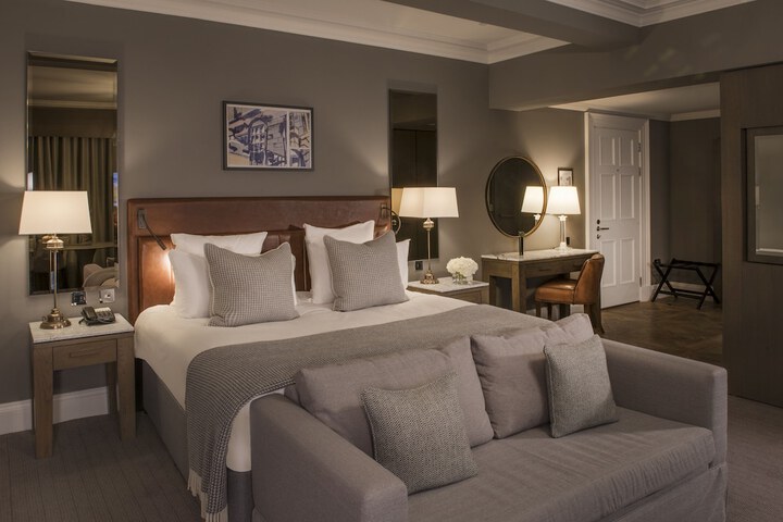 Room 6 of 140