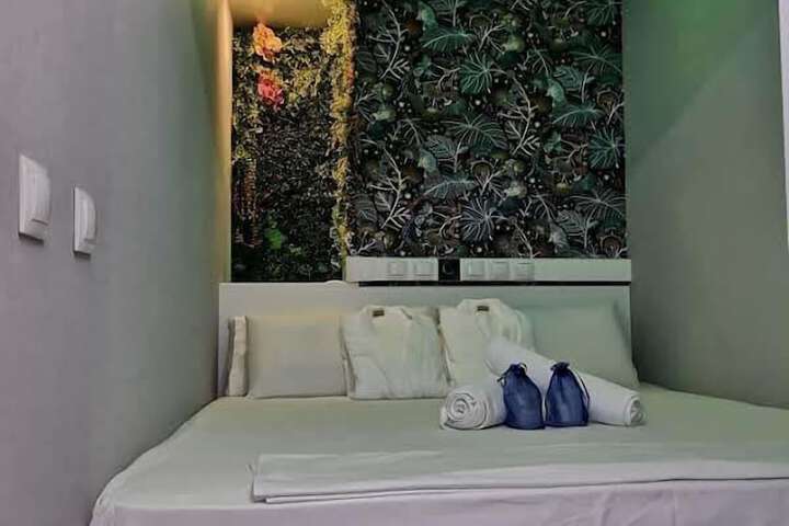 Room 16 of 84