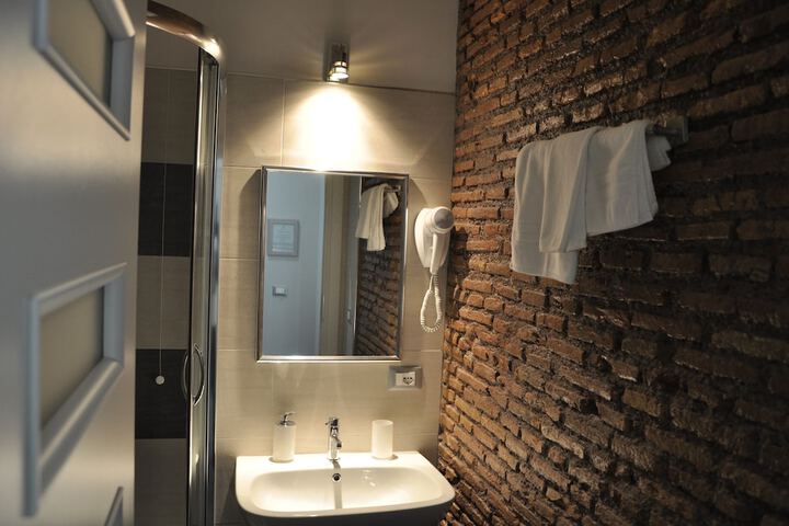Room 20 of 26