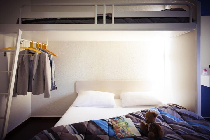 Room 19 of 38