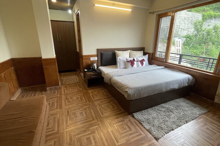 Room 16 of 43